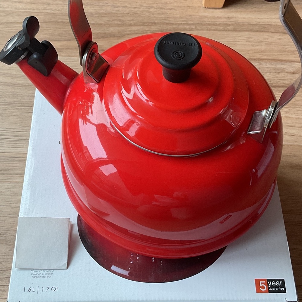 Le Creuset kettle 1.6 L / 1.7 qt